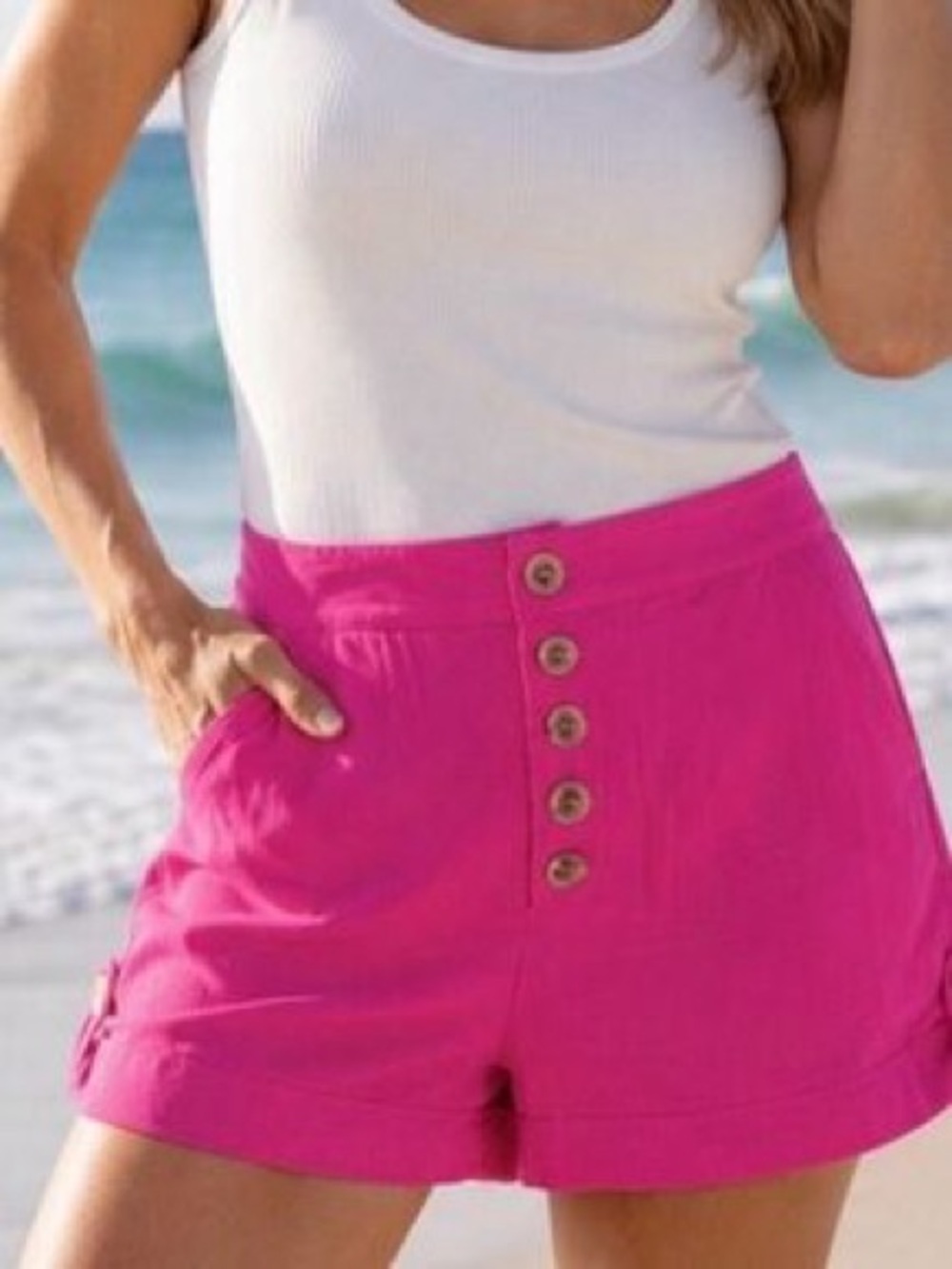 NWT Moon River Bright Fuchsia Button-Front Women’s Shorts Sz medium